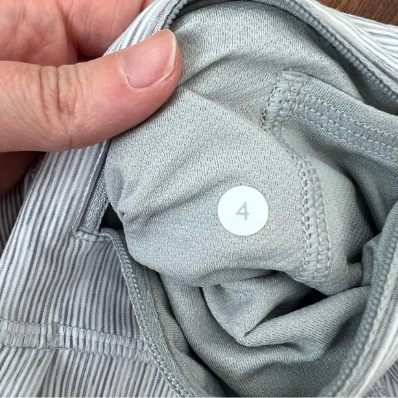 Lululemon run with the sun crops Leggings Mesh Gray Size 4 B15 - Picture 5 of 9